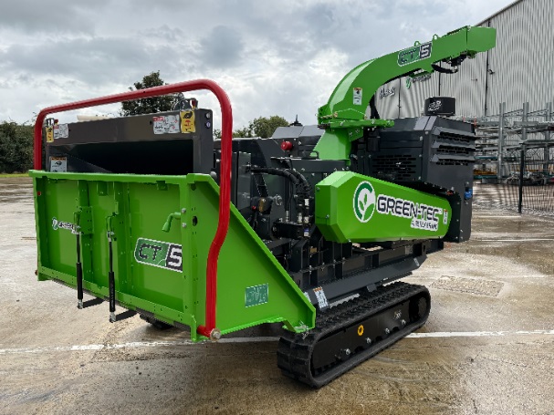 CT5 Tree Care Chipper US Tracked 4