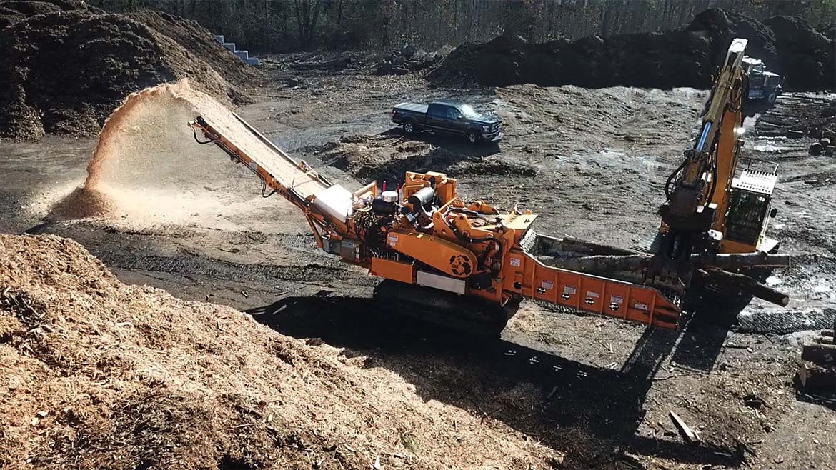 CBI 5800BT Horizontal Wood Waste Mulch Grinder