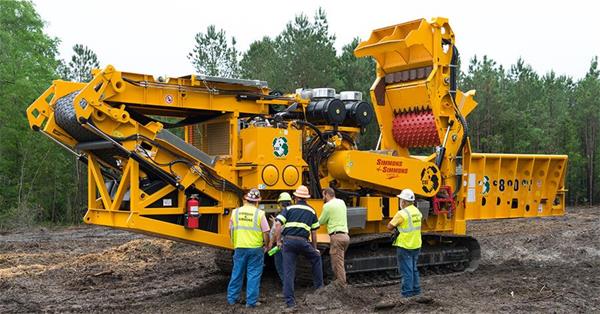 Raised hog box on a CBI 6800CT