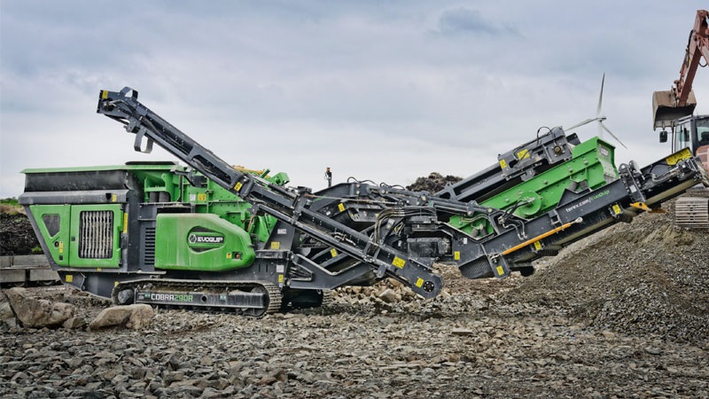 Cobra 290R Crushing Stone on Site