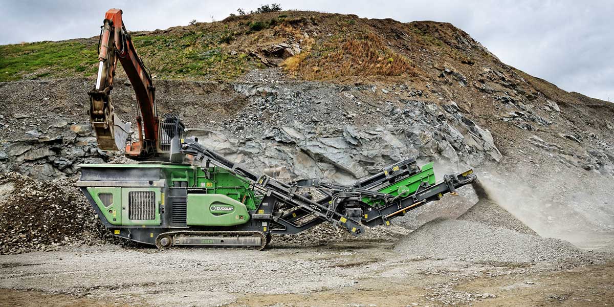Track Mounted Impact Crusher in Quarry