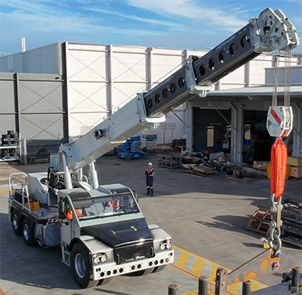 AT22 Pick and Carry Crane