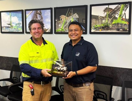 Franna Crane Model Being Presented To Customer