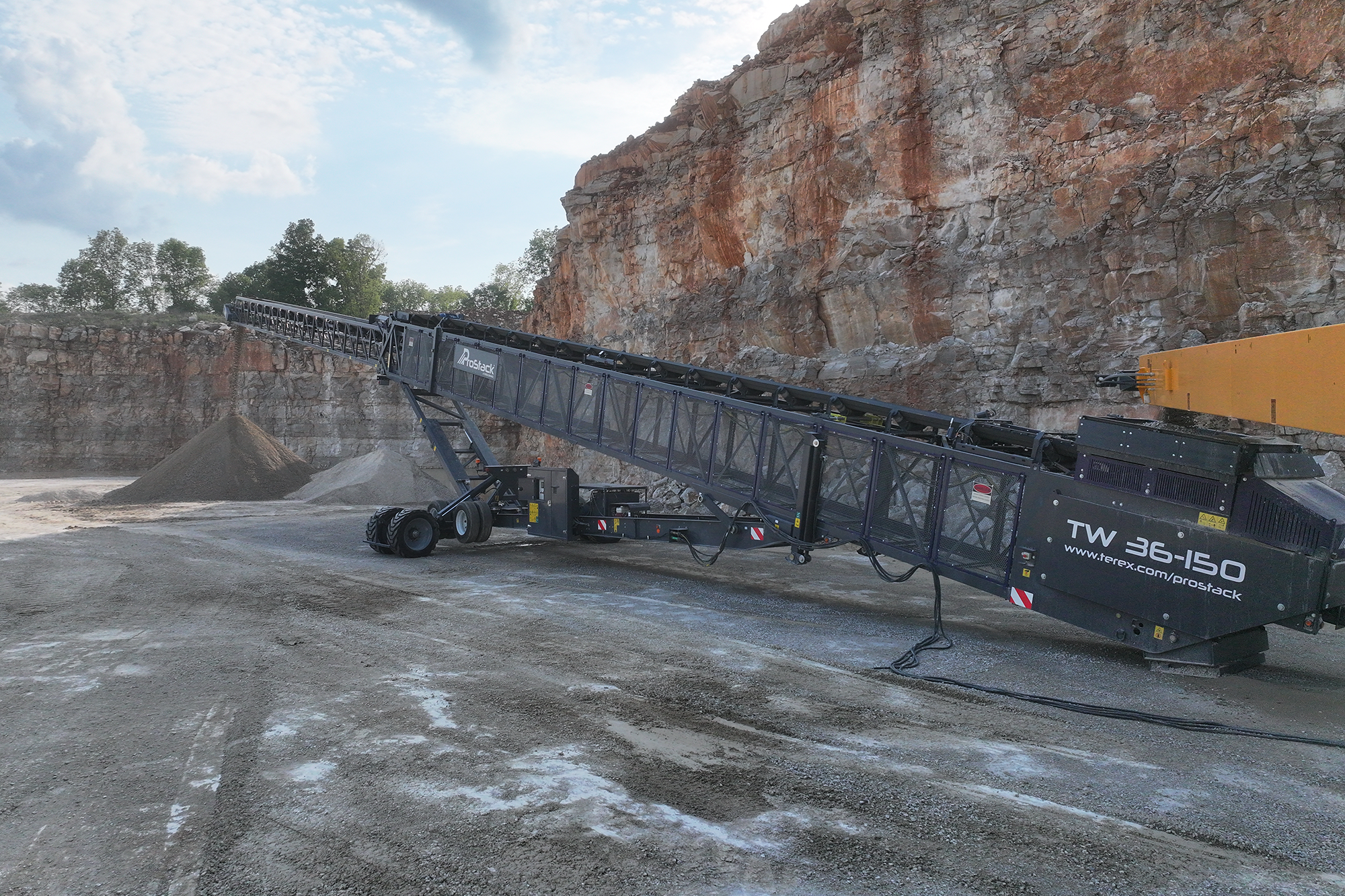 Aggregate Stacking Conveyor In Quarry