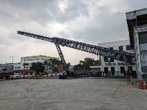 170ft Rotating Telescopic Conveyor Outside Factory