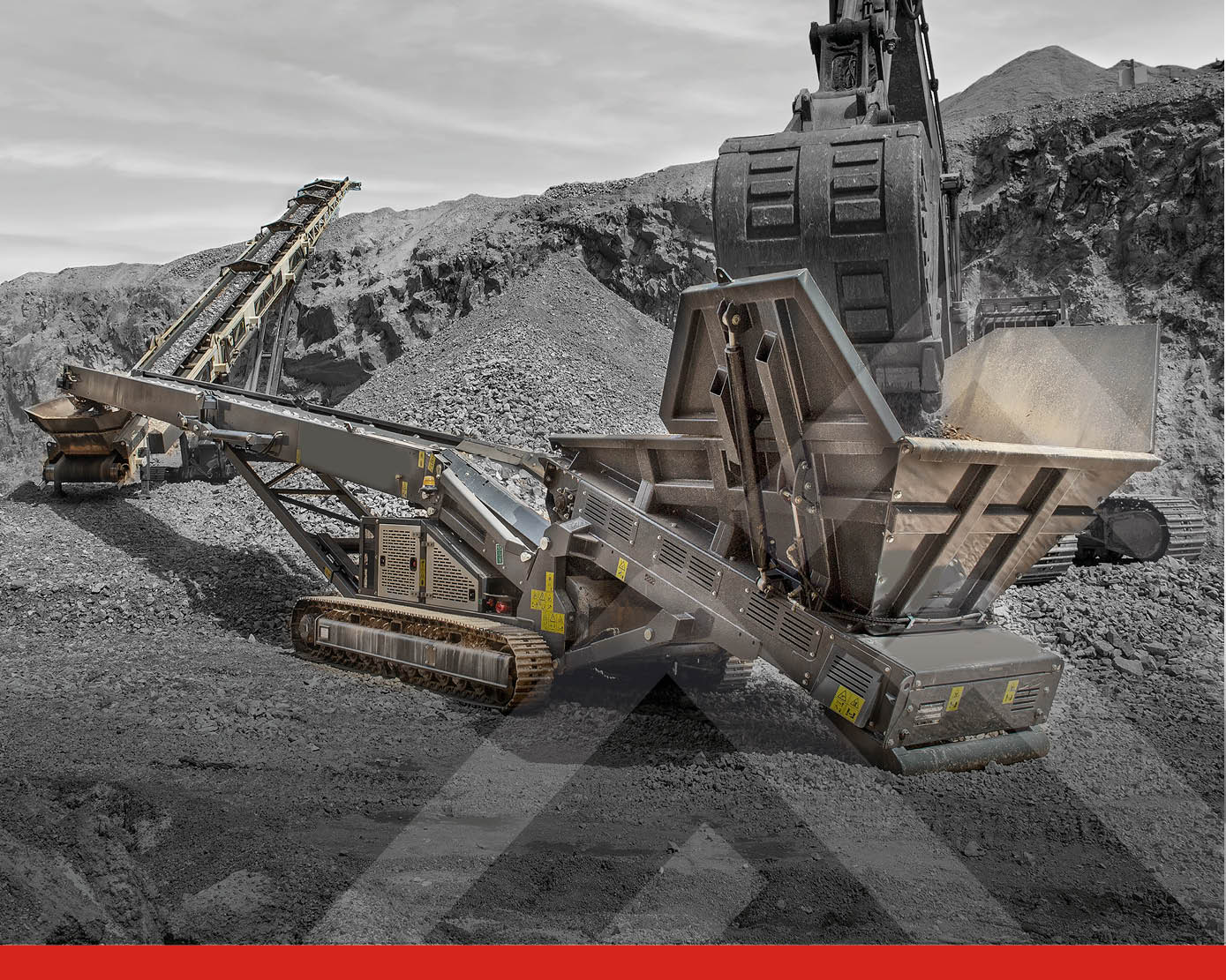 tf50-low-level-conveyor-moving-stone-in-quarry