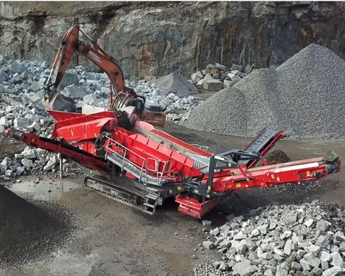 Terex Finlay 883+ (triple shaft) heavy duty screener
