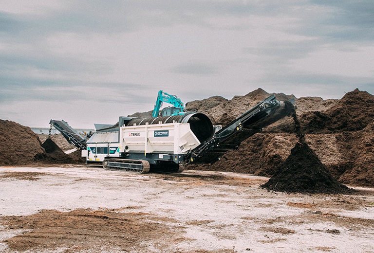Ecotec-Phoenix-2100T-Tracked-Trommel-Compost-01