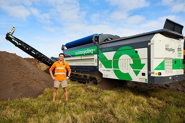 TTS-620T-Tracked-Trommel-Soil-Co-Australia
