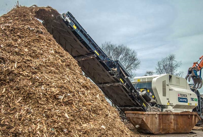 Ecotec's TBG 630 High Speed Shredder Shredding Wood