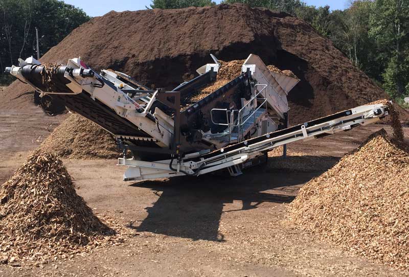 Ecotec's TRS 550 Recycling Screen Working In The USA On Mulch