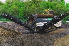 Ecotec's TTS 620T Tracked Trommel Screen Screening Compost