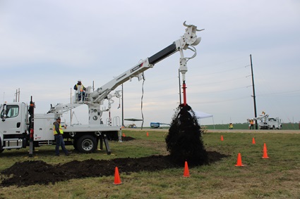 Terex Digger Derrick digging hole