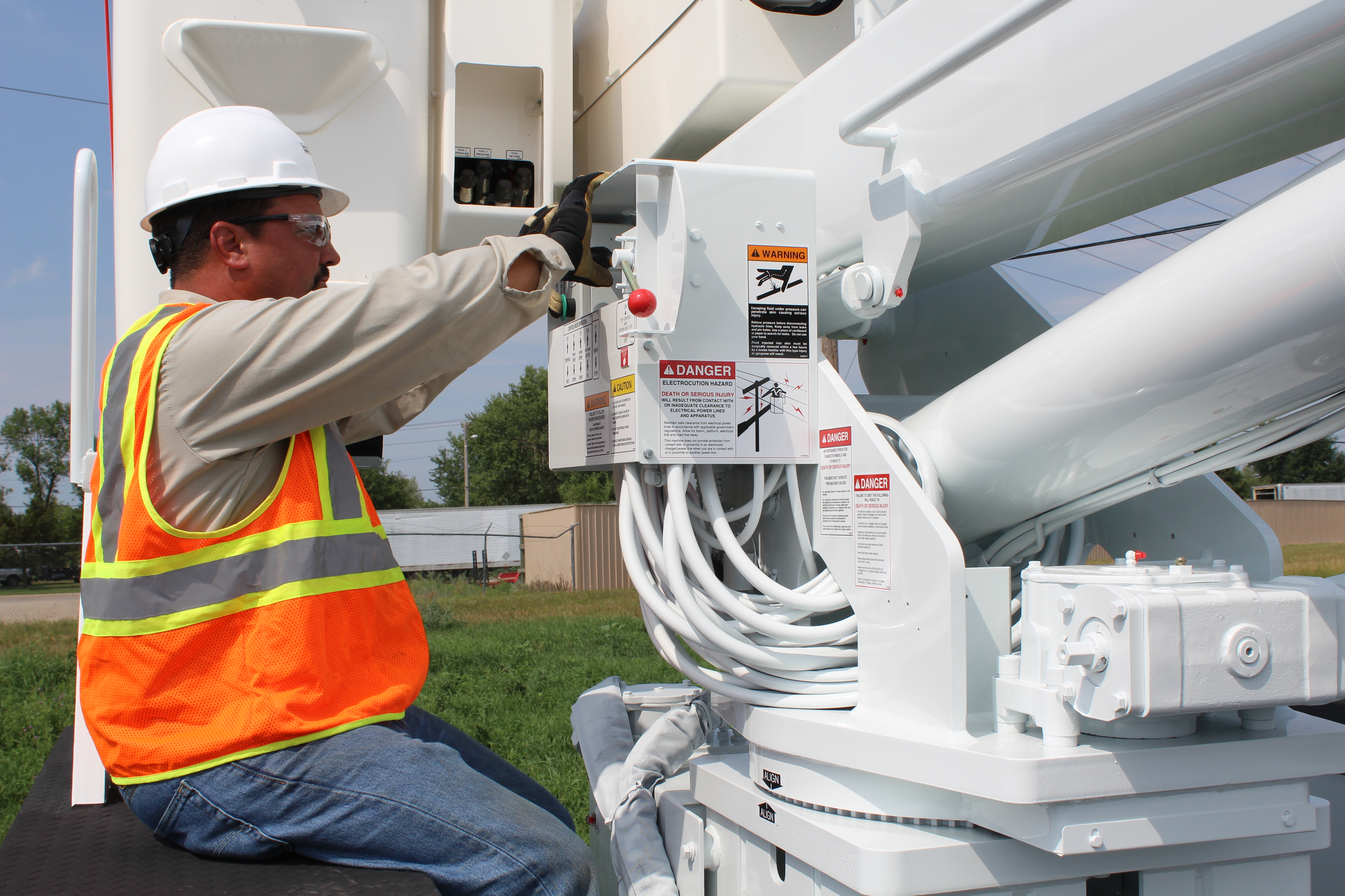 Commonly Overlooked Annual Inspection Items on Bucket Trucks and Digger ...