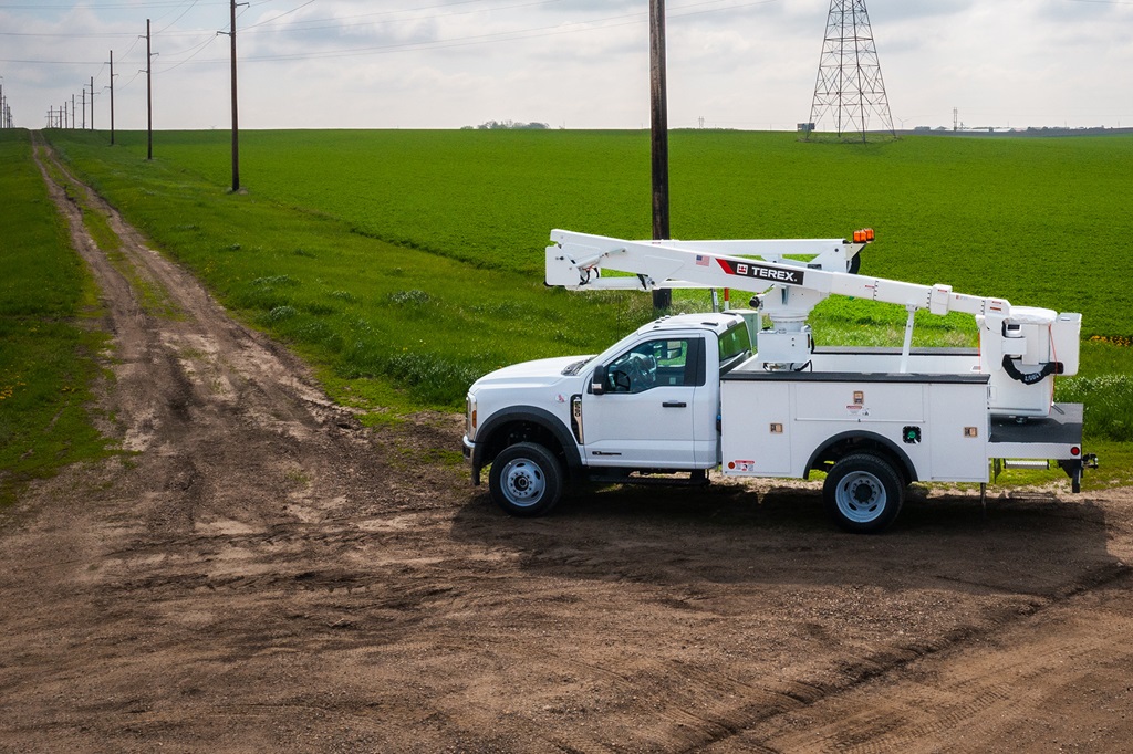 Terex LT40 bucket truck parked on road