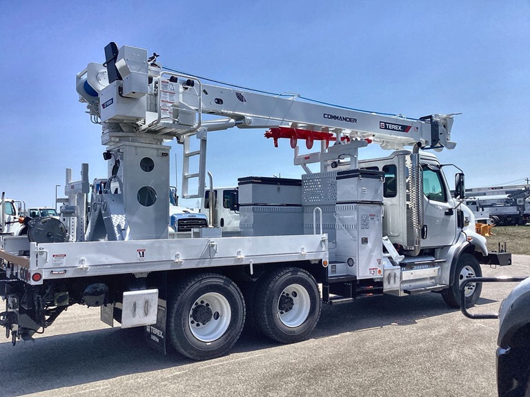 Terex Commander C5055 Digger Derrick in parking lot