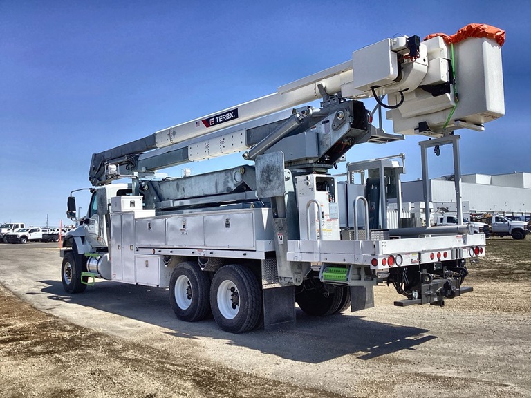 RMX75 Terex bucket truck