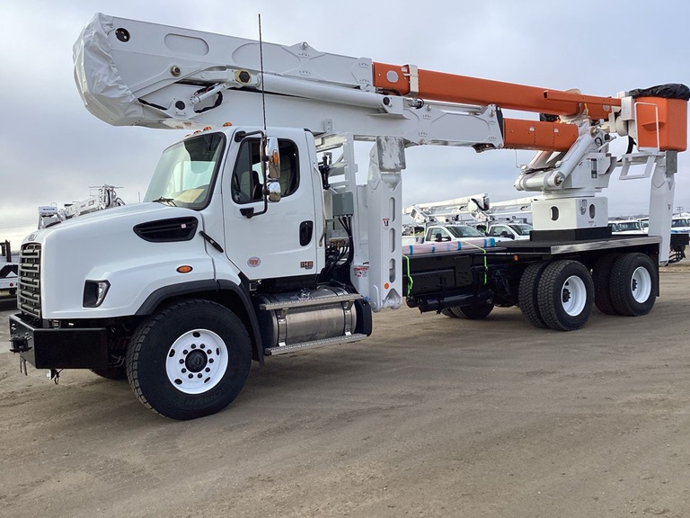 Terex TM85 bucket truck in parking lot