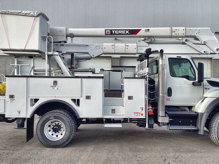 Terex Hi-Ranger HR46 bucket truck side view