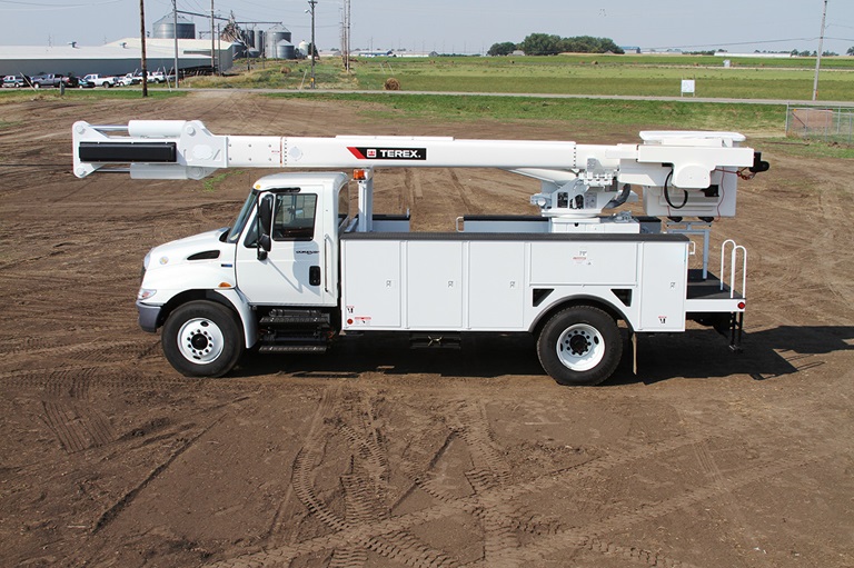 Terex Hi-Ranger SCM55 Bucket Truck parked in parking lot