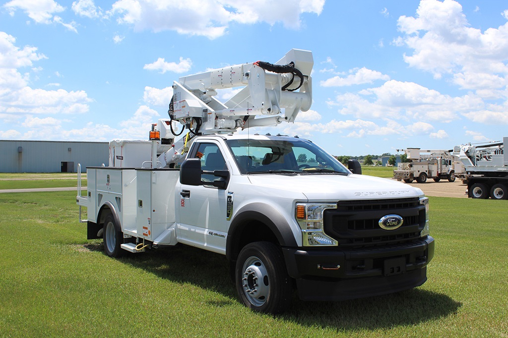 Terex Hi-Ranger LTM40 bucket truck