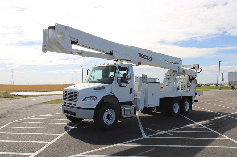 Terex telescopic bucket truck