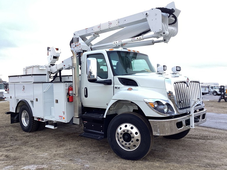 Terex TL50 telescopic bucket truck