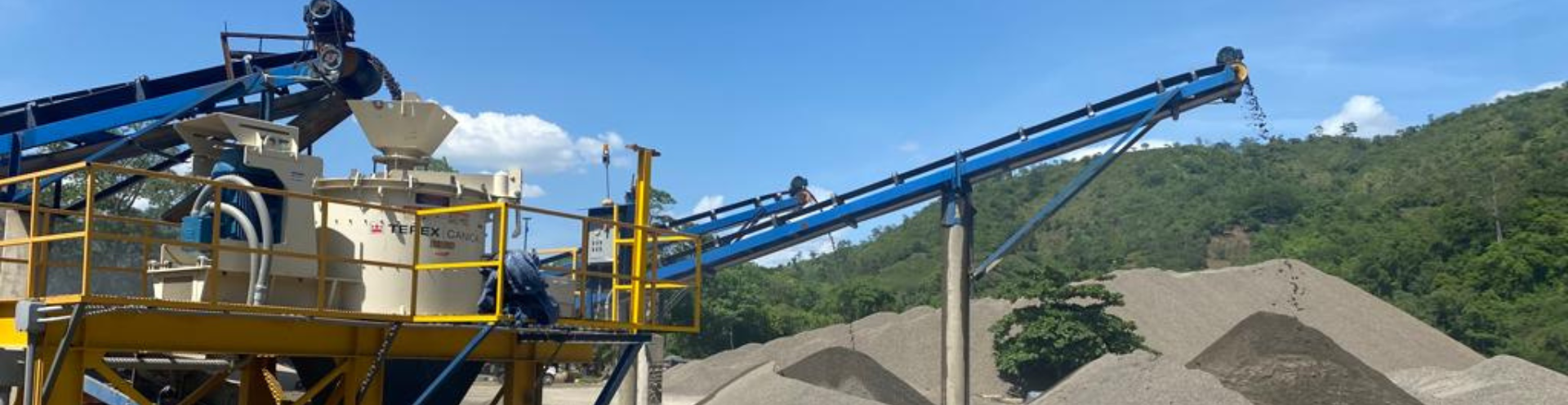 Canica_VSI_Modualar_Conveyor_Putting_Rock_On_the_Pile_Image