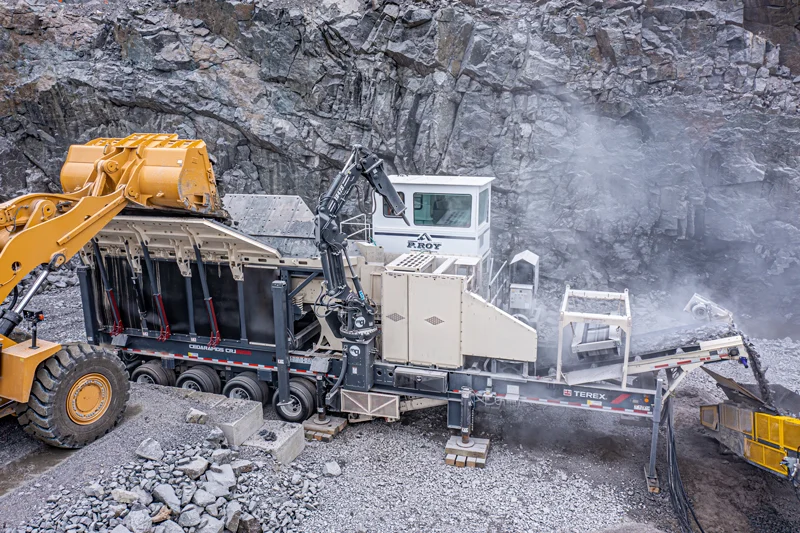 Cedarapids CRJ3255 Jaw Crusher Plant In A Quarry
