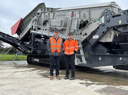 Niall Duffy And Gemma McCallion with a MAGNA MT6S