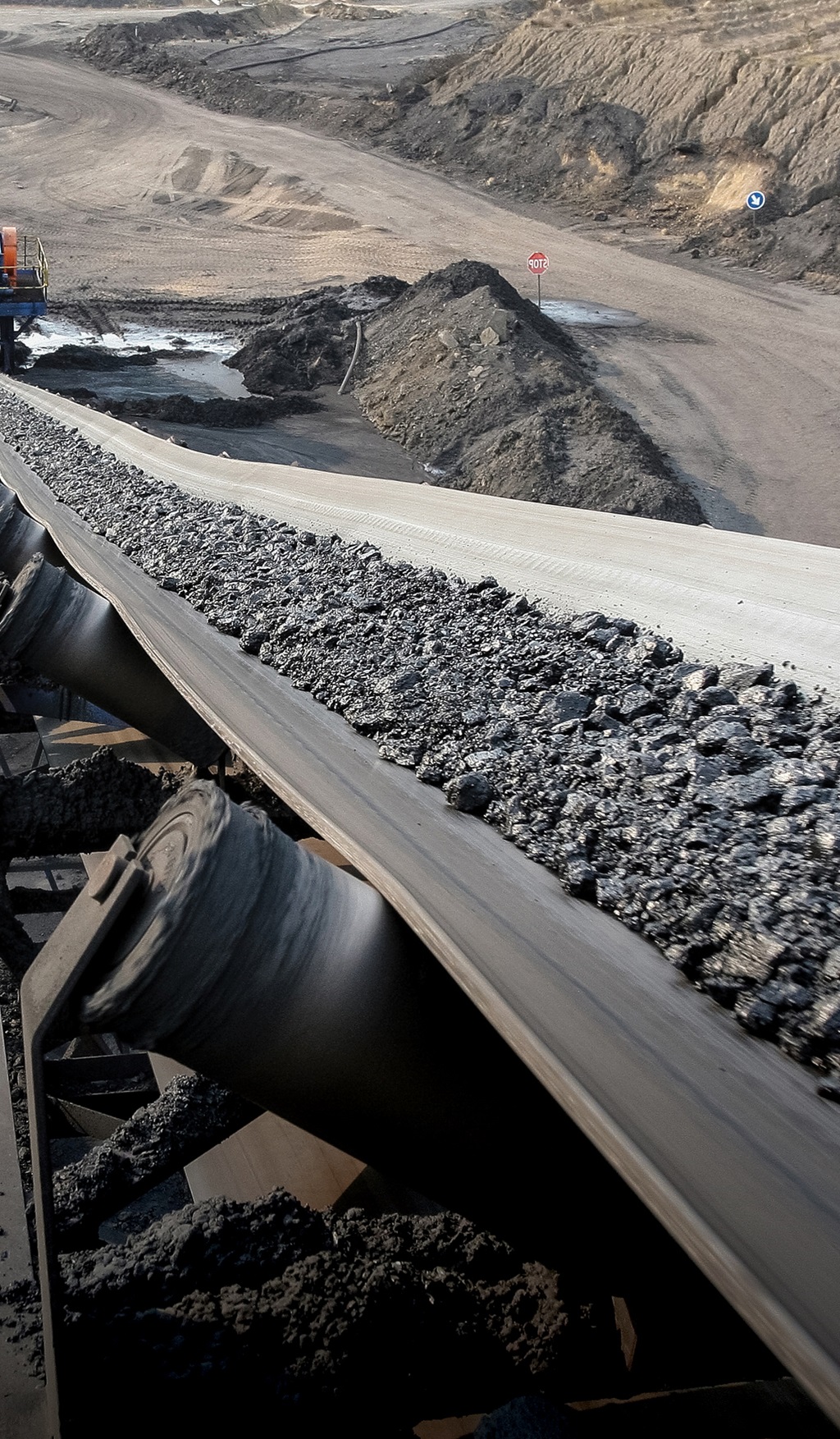 Aggregates Travelling on Conveyor