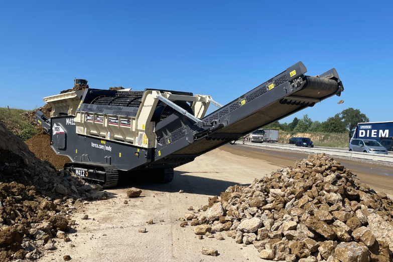 M412 Case Study -  Separating Clay Material from Rock (2)