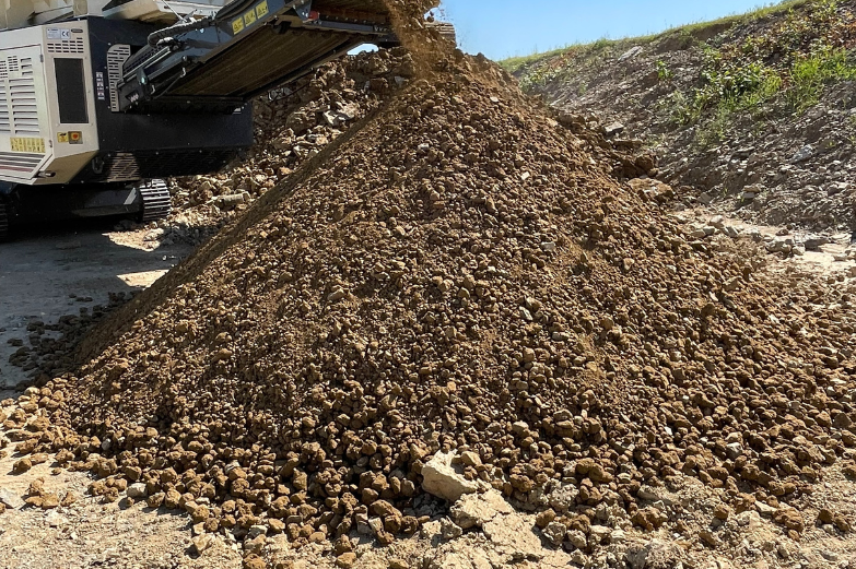 M412 Case Study -  Separating Clay Material from Rock (5)