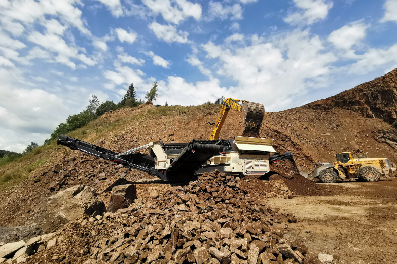 M413 Case Study - Processing Overburden (4)