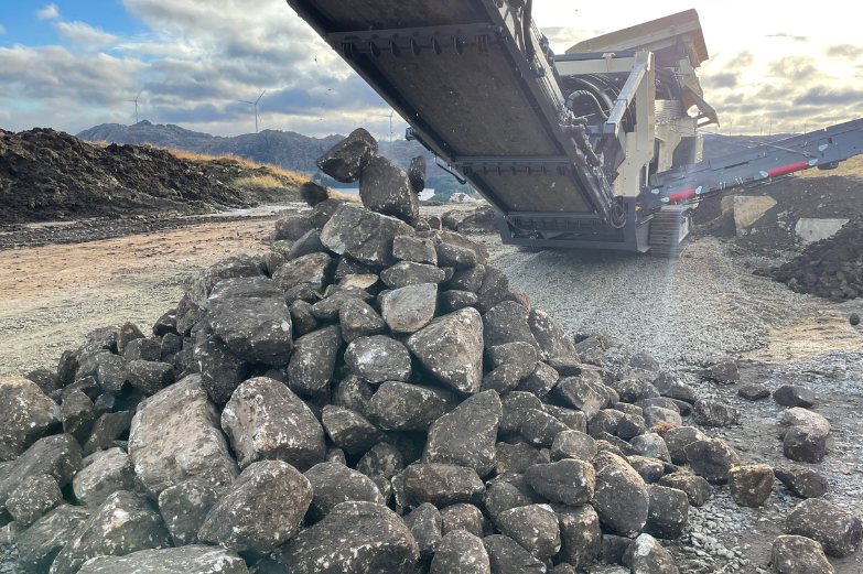 M413 Case Study - Processing Overburden (5)