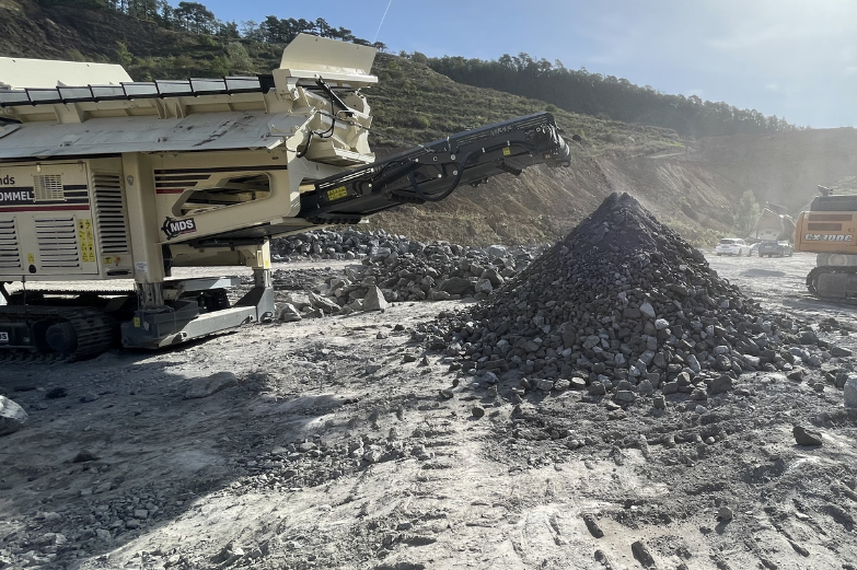 M515 Case Study - Processing Armour Rocks (3)