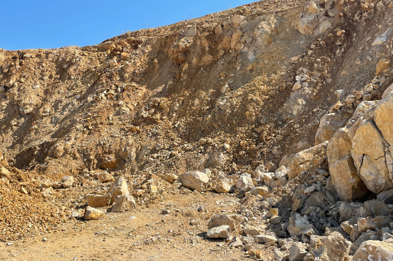 M515 Case Study - Processing Sticky Limestone (2)