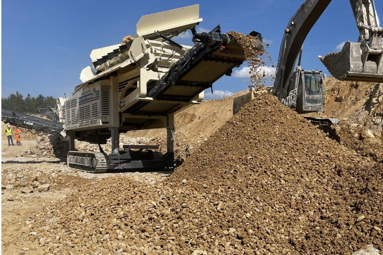 M515 Case Study - Processing Sticky Limestone (3)