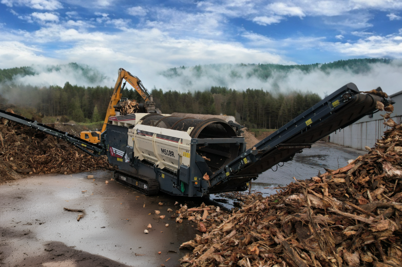 M518R Case Study - Processing Shredded Tree Stumps