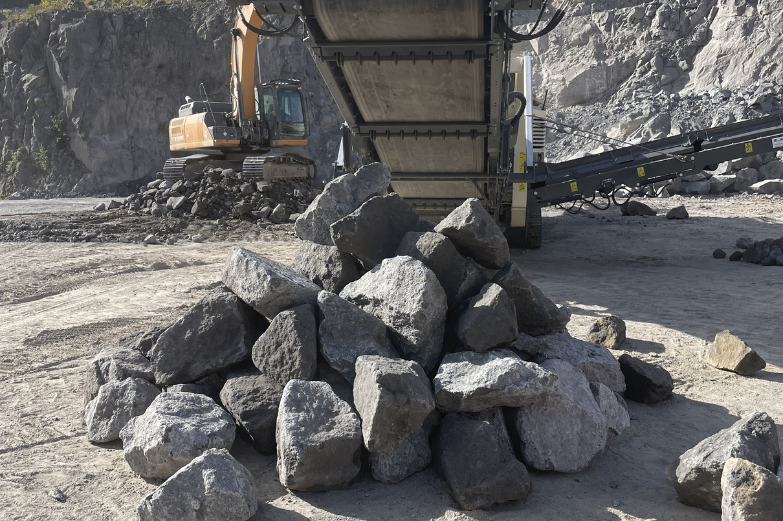 M515 Case Study - Processing Armour Rocks (4)