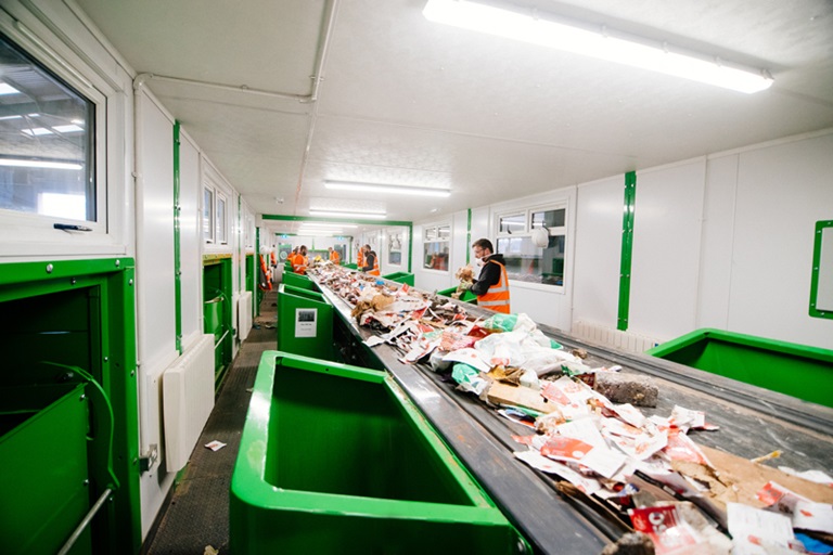 Inside-6-Bay-Picking-Station